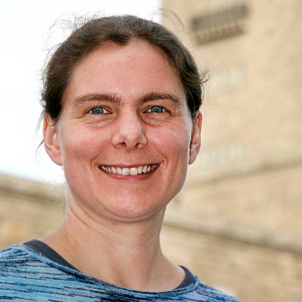 Dr. Carola Eckstein