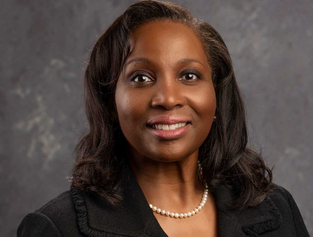 Par Federalreserve — Official portrait of Governor Lisa D. Cook: Cook_Lisa_8x10_June_29_22-316_pp, Domaine public, https://commons.wikimedia.org/w/index.php?curid=122460633